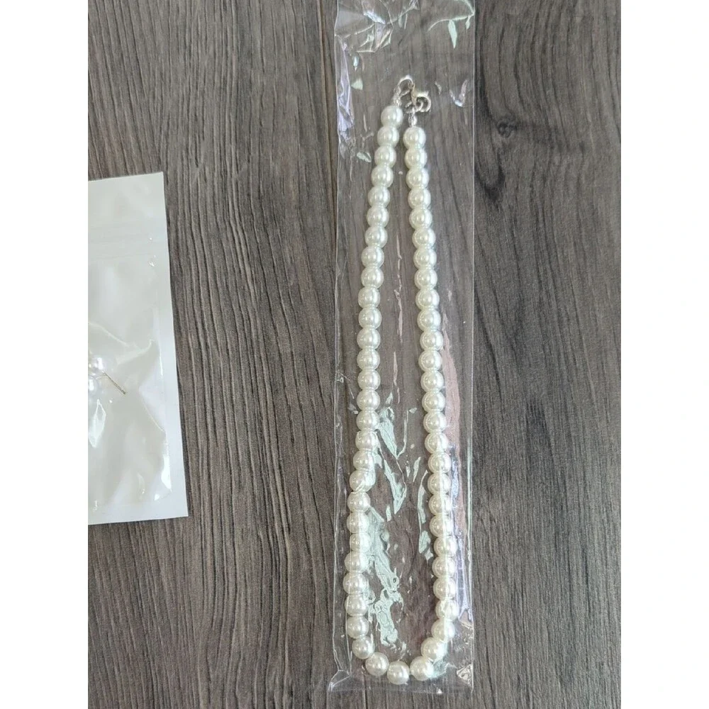 Women's Hat And Accessories Set